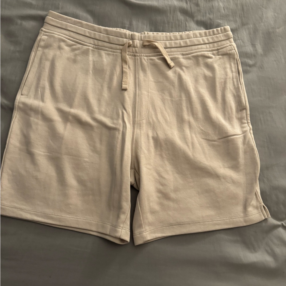 Old Navy Cream Sweat Shorts Men’s size XL NWOT